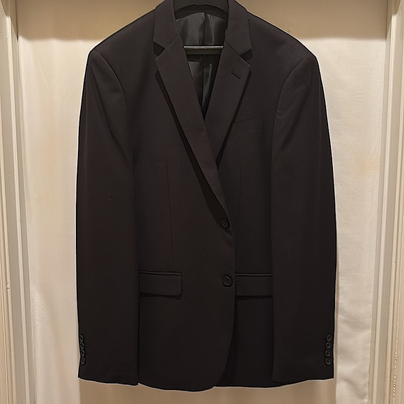 Gently Worn Men’s Wearhouse EGARA Extreme Slim Fit -Black Blazer- Worn Once 38R - Picture 2 of 10